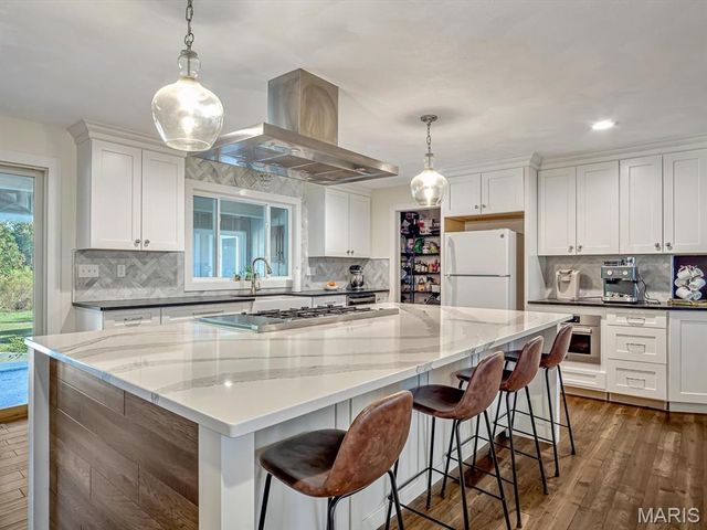 1010 Shawnee Road, Greenville, IL 62246