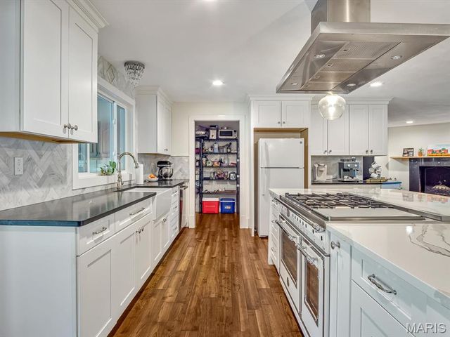 1010 Shawnee Road, Greenville, IL 62246