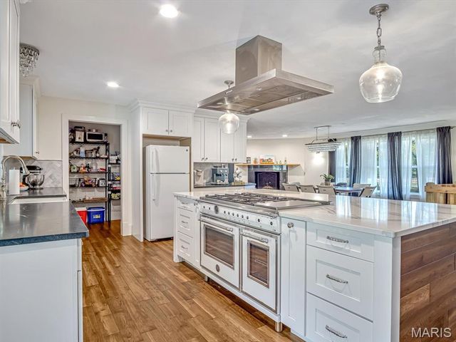 1010 Shawnee Road, Greenville, IL 62246