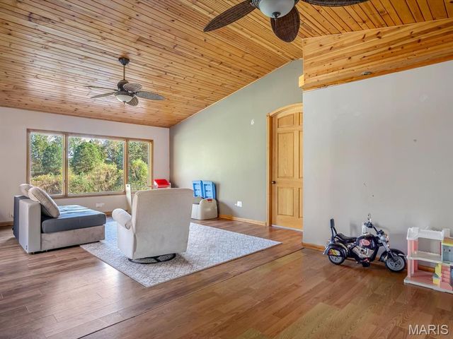 1010 Shawnee Road, Greenville, IL 62246