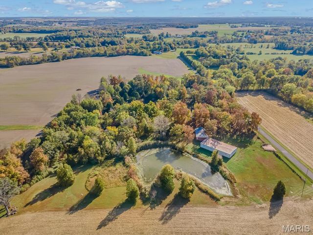 1010 Shawnee Road, Greenville, IL 62246