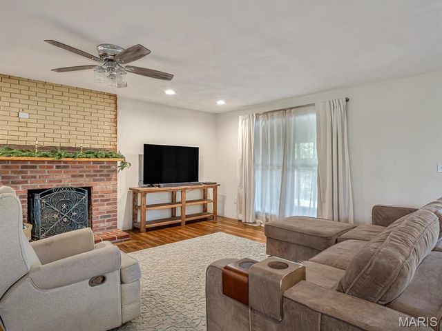 1010 Shawnee Road, Greenville, IL 62246