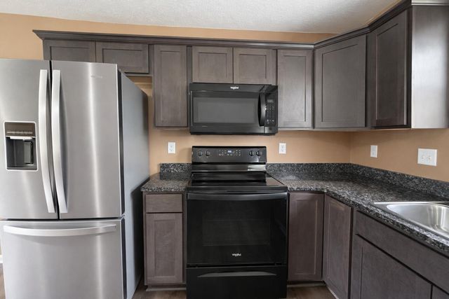 28 Bright Drive, Branson West, MO 65737
