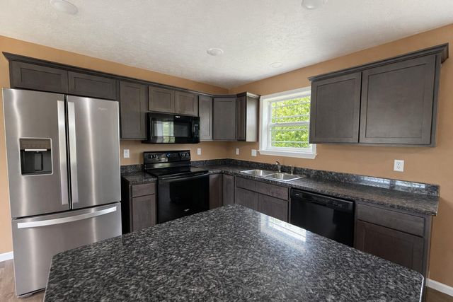28 Bright Drive, Branson West, MO 65737