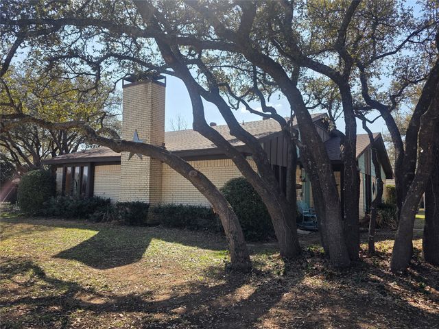 1301 Cliff Drive, Graham, TX 76450