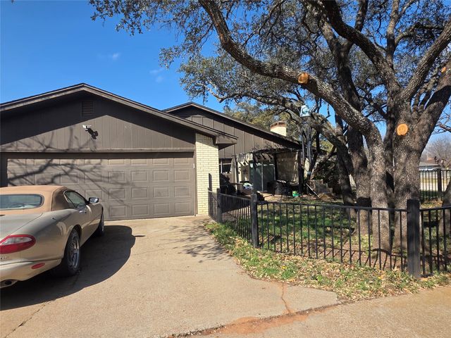 1301 Cliff Drive, Graham, TX 76450