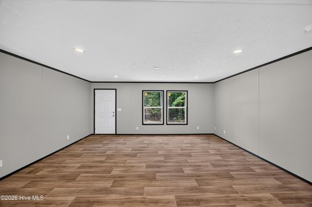 372 Mallard Roost Drive, Saint Helena, NC 28425