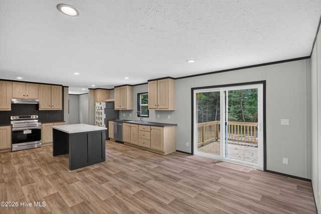 372 Mallard Roost Drive, Saint Helena, NC 28425