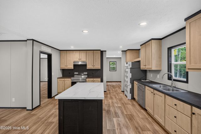 372 Mallard Roost Drive, Saint Helena, NC 28425