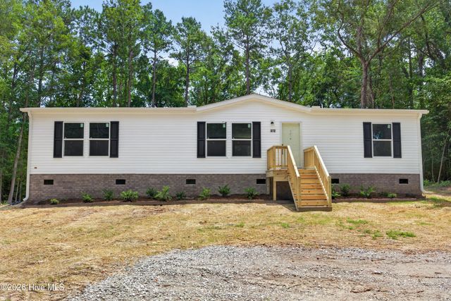 372 Mallard Roost Drive, Saint Helena, NC 28425