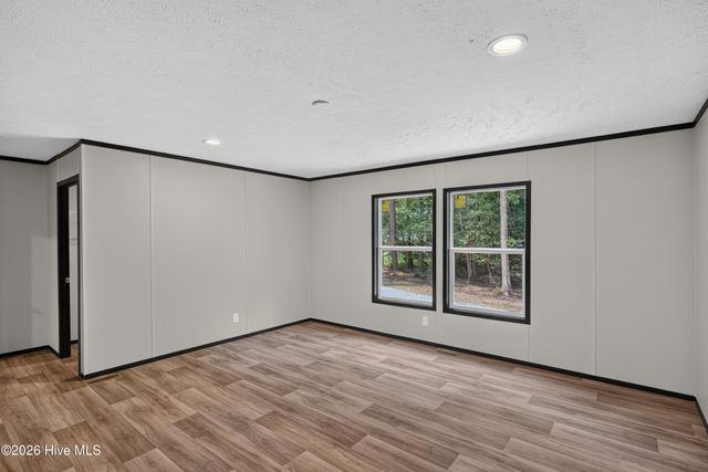 372 Mallard Roost Drive, Saint Helena, NC 28425