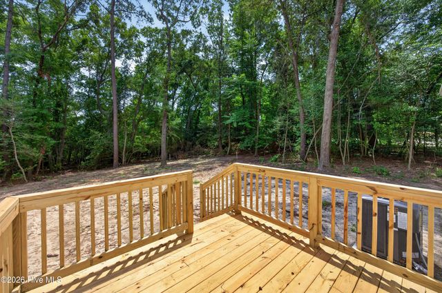 372 Mallard Roost Drive, Saint Helena, NC 28425