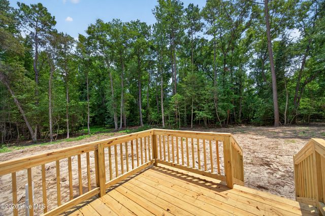 372 Mallard Roost Drive, Saint Helena, NC 28425