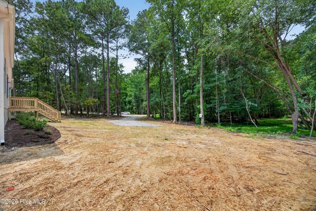 372 Mallard Roost Drive, Saint Helena, NC 28425