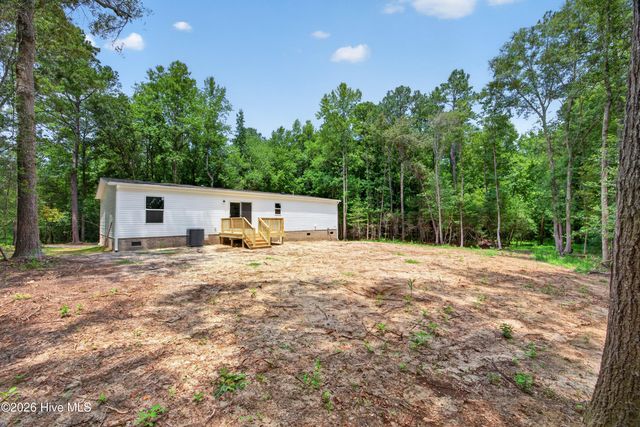 372 Mallard Roost Drive, Saint Helena, NC 28425