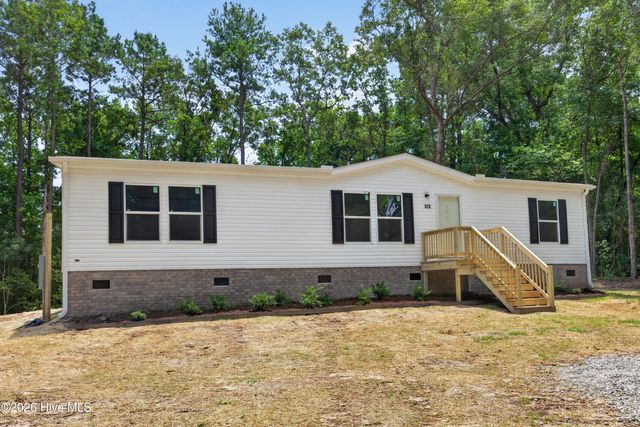 372 Mallard Roost Drive, Saint Helena, NC 28425