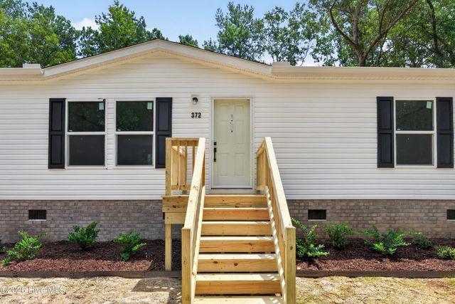 372 Mallard Roost Drive, Saint Helena, NC 28425