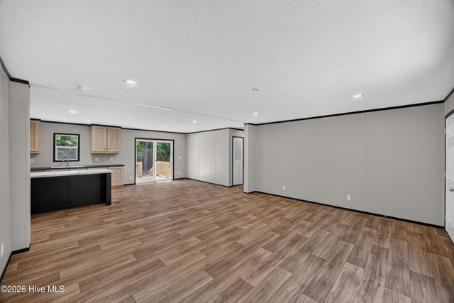 372 Mallard Roost Drive, Saint Helena, NC 28425
