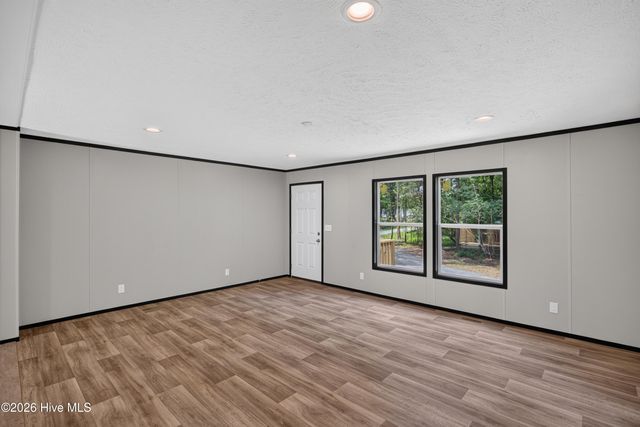 372 Mallard Roost Drive, Saint Helena, NC 28425