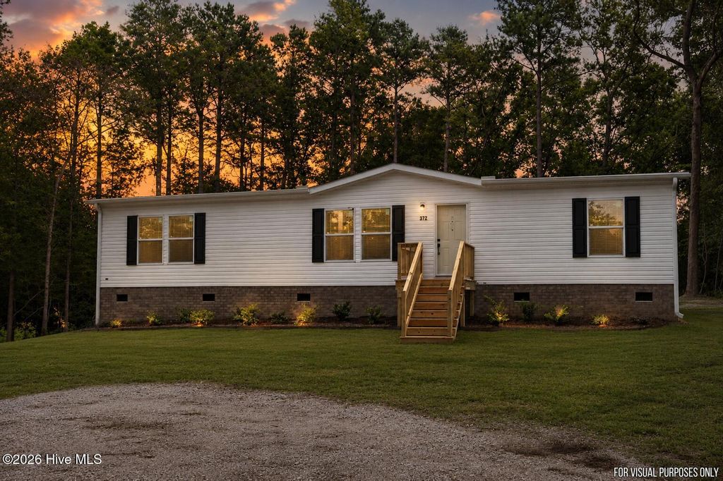 372 Mallard Roost Drive, Saint Helena, NC 28425