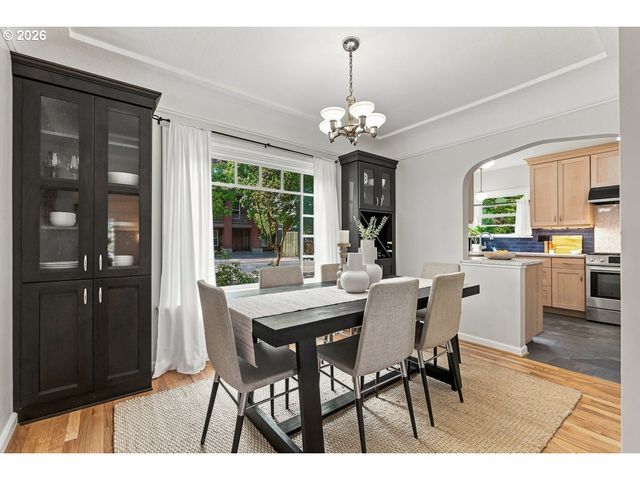 811 Sw EVANS St, Portland, OR 97219