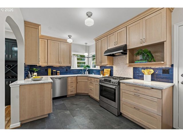 811 Sw EVANS St, Portland, OR 97219