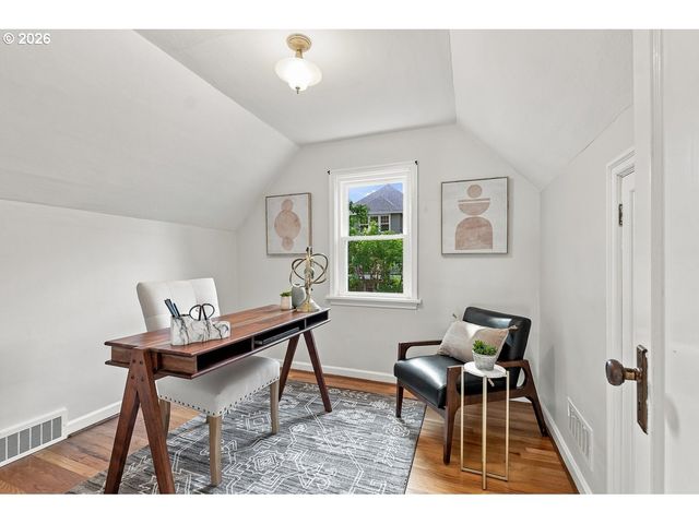 811 Sw EVANS St, Portland, OR 97219