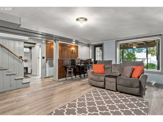 811 Sw EVANS St, Portland, OR 97219