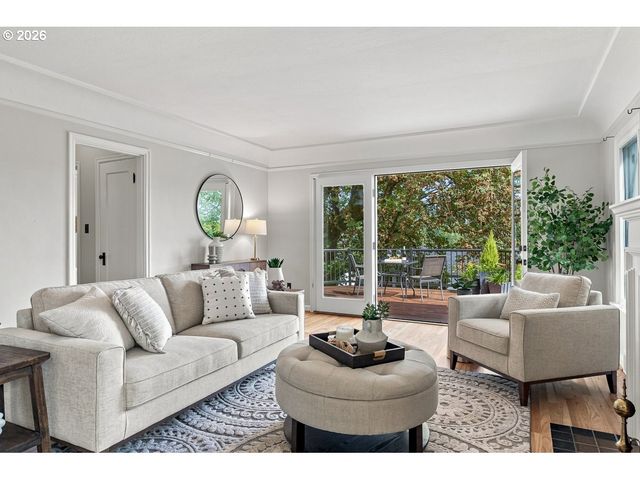 811 Sw EVANS St, Portland, OR 97219