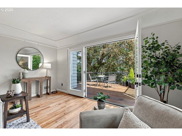 811 Sw EVANS St, Portland, OR 97219