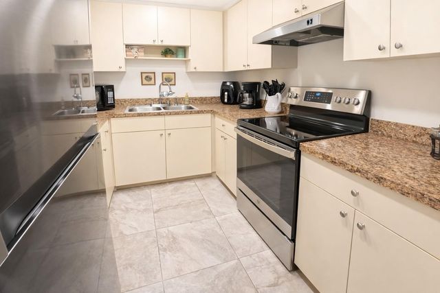 2437 HARBOR BOULEVARD 108, Port Charlotte, FL 33952