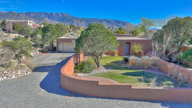 726 Tramway Lane NE 24, Albuquerque, NM 87122