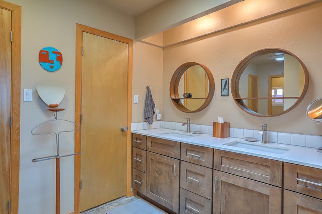 726 Tramway Lane NE 24, Albuquerque, NM 87122