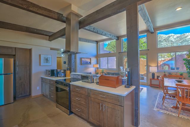 726 Tramway Lane NE 24, Albuquerque, NM 87122