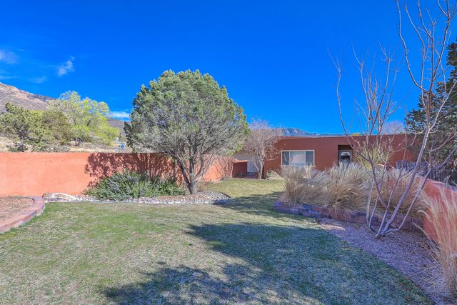 726 Tramway Lane NE 24, Albuquerque, NM 87122