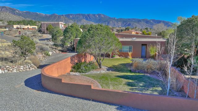 726 Tramway Lane NE 24, Albuquerque, NM 87122