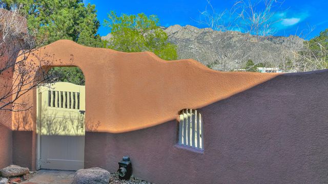 726 Tramway Lane NE 24, Albuquerque, NM 87122