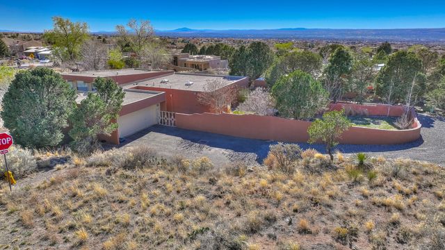 726 Tramway Lane NE 24, Albuquerque, NM 87122