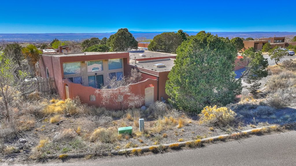 726 Tramway Lane NE 24, Albuquerque, NM 87122