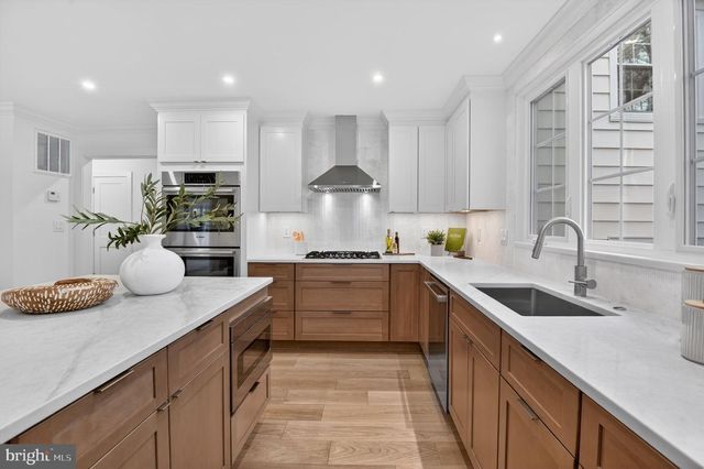 3637 TILDEN ST NW, Washington, DC 20008