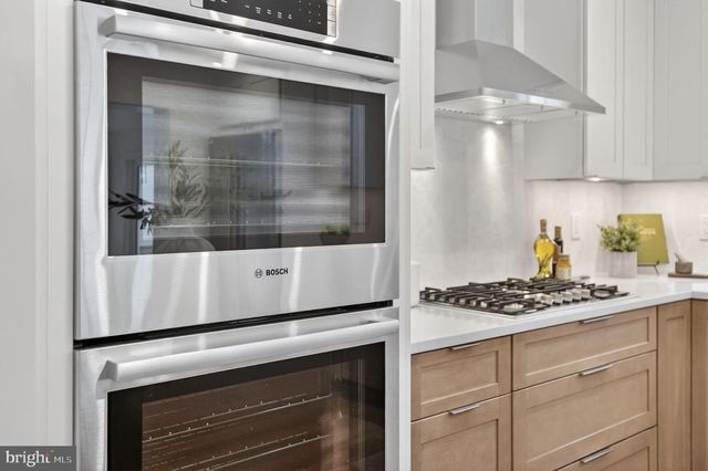 3637 TILDEN ST NW, Washington, DC 20008