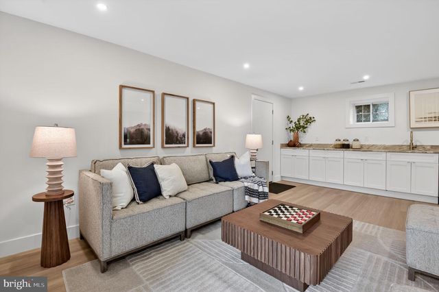 3637 TILDEN ST NW, Washington, DC 20008