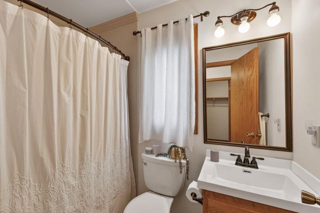 5740 Rosewood Lane N, Plymouth, MN 55442