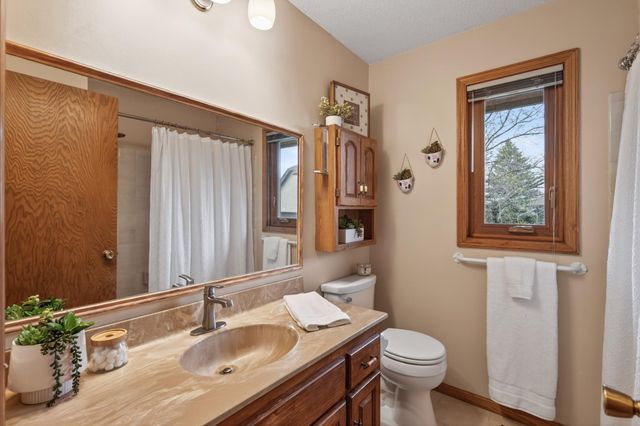 5740 Rosewood Lane N, Plymouth, MN 55442