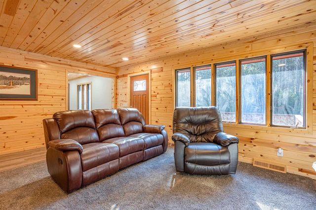 1194 Gale Court, Wisconsin Dells, WI 53965