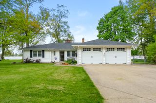 8239 W Long Lake Drive, Kalamazoo, MI 49048
