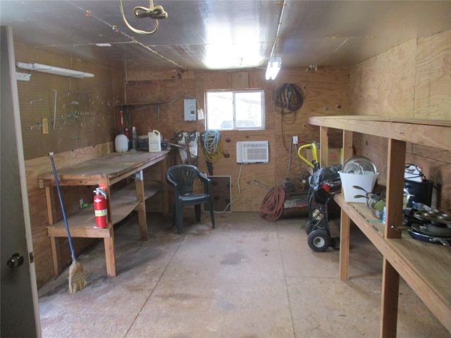 356 White Oak Cove, Onalaska, TX 77360