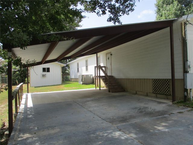 356 White Oak Cove, Onalaska, TX 77360