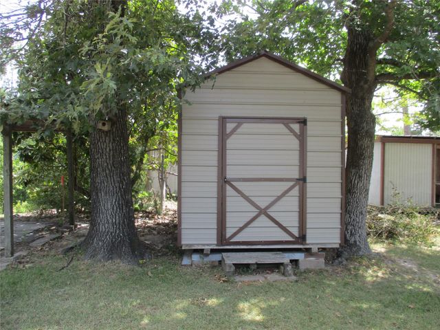 356 White Oak Cove, Onalaska, TX 77360
