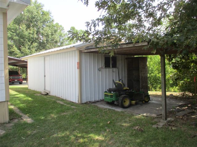 356 White Oak Cove, Onalaska, TX 77360